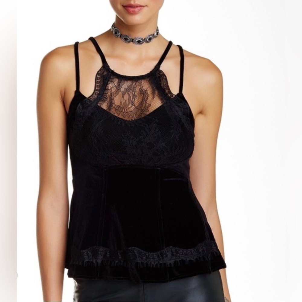 𝅺⭐️FREE people black top NWOT